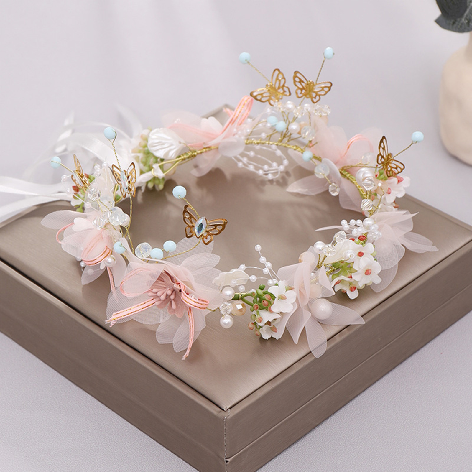 Wedding Arch Flower - ที่คาดผมดอกไม้สำหรับผู้หญิงและเด็กผู้หญิง มงกุฎดอกไม้ผีเสื้อสำหรับเจ้าสาว เครื่องประดับผม ที่คาดผมสำหรับงานแต่งงาน พวงหรีดดอกไม้ฤดูใบไม้ผลิ เครื่องประดับศีรษะ